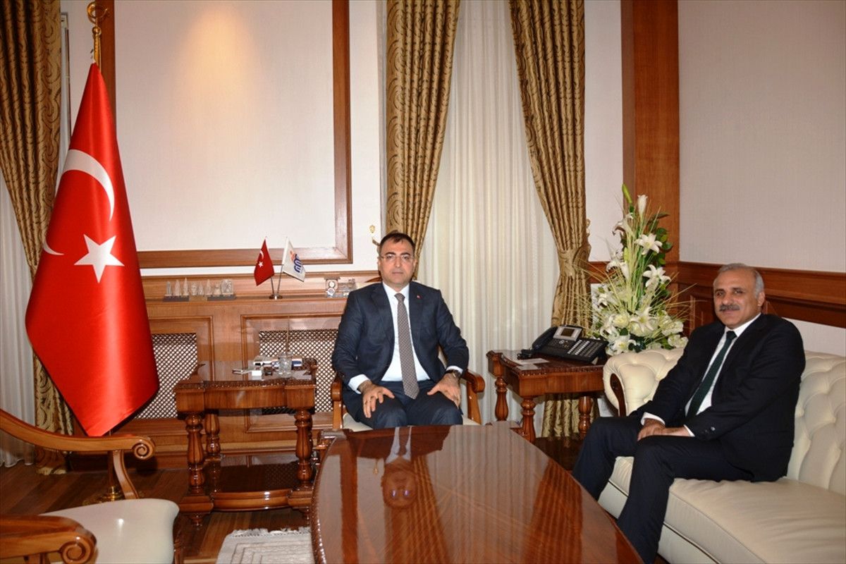 Elazığ Valisi Zorluoğlu\'ndan Vali Toprak\'a Ziyaret