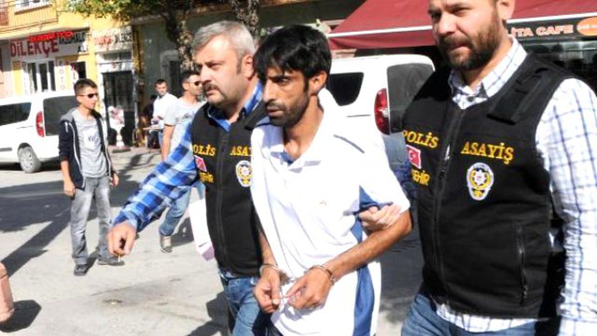 Eşini 49 Yerinden Bıçaklayarak Öldüren Koca Tutuklandı