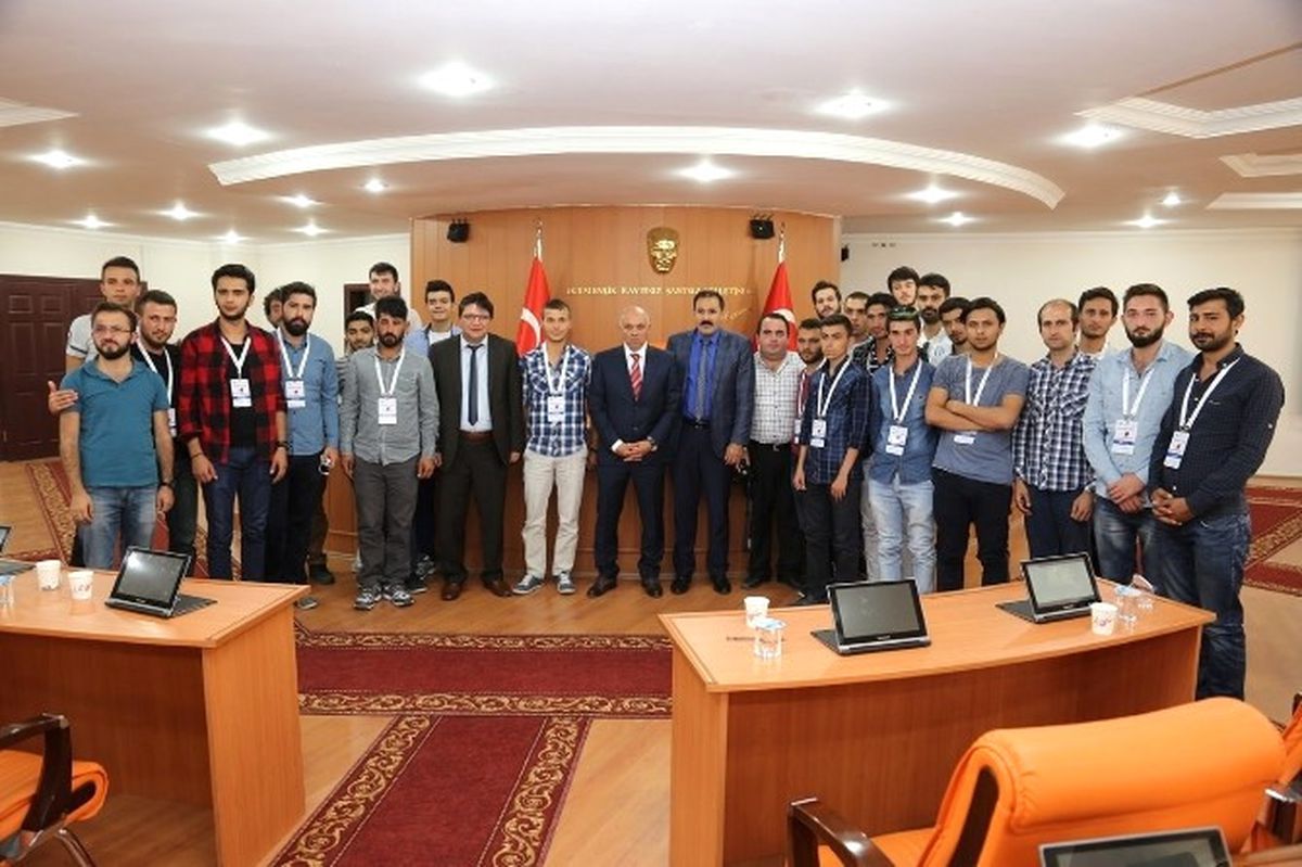 Genç Çiftçilerden Başkan Çalışkan\'a Ziyaret