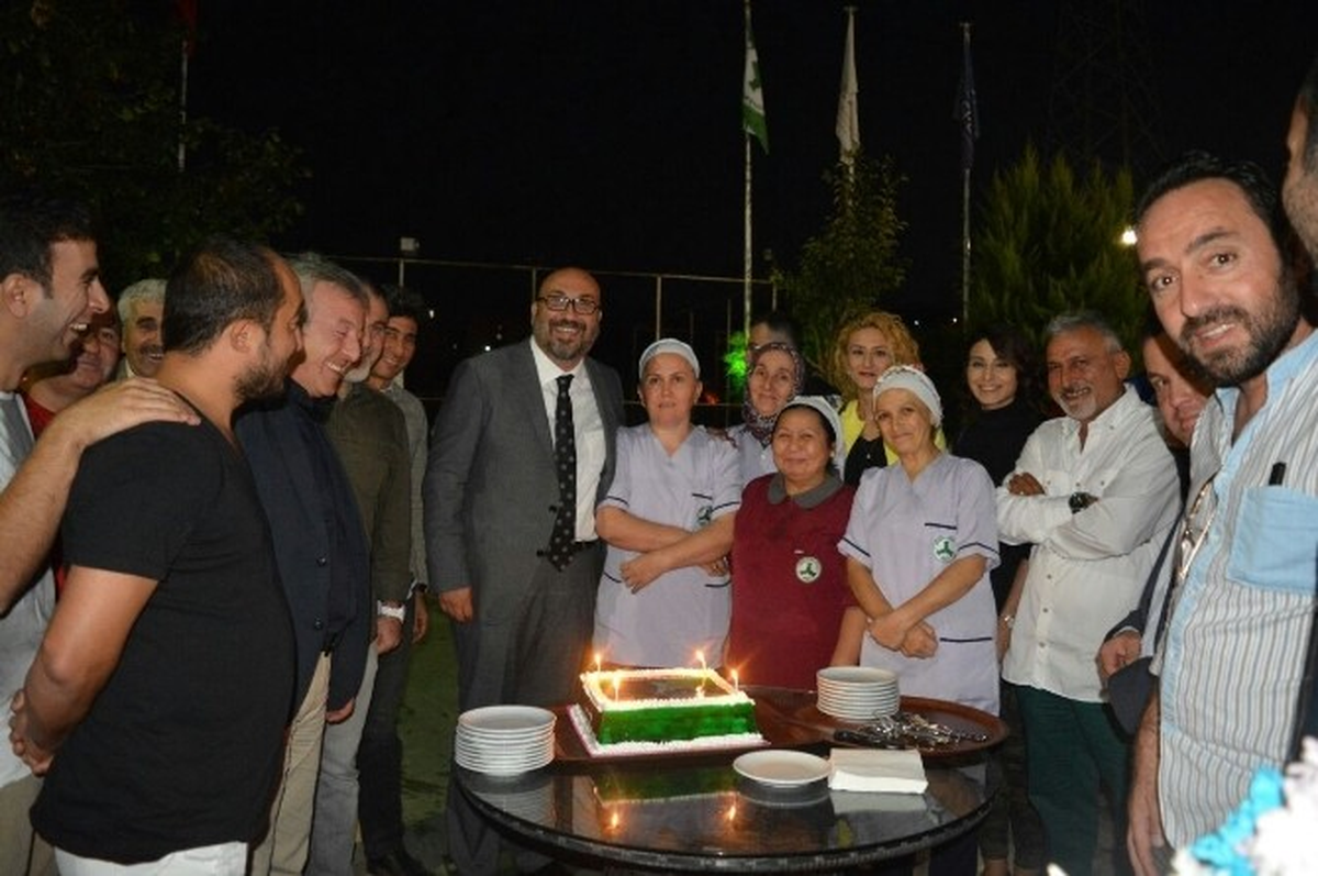 Giresunspor Kulüp Başkanı Mustafa Bozbağ\'a Sürpriz Doğum Günü