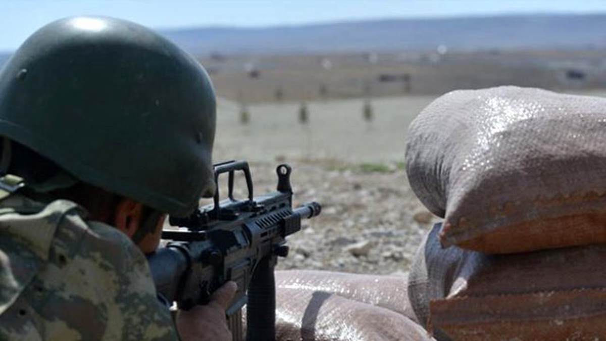 Görüntülü Haber) Lice\'de PKK Askeri Üs Bölgesine Saldırdı: 1 Şehit 4 Yaralı (4)