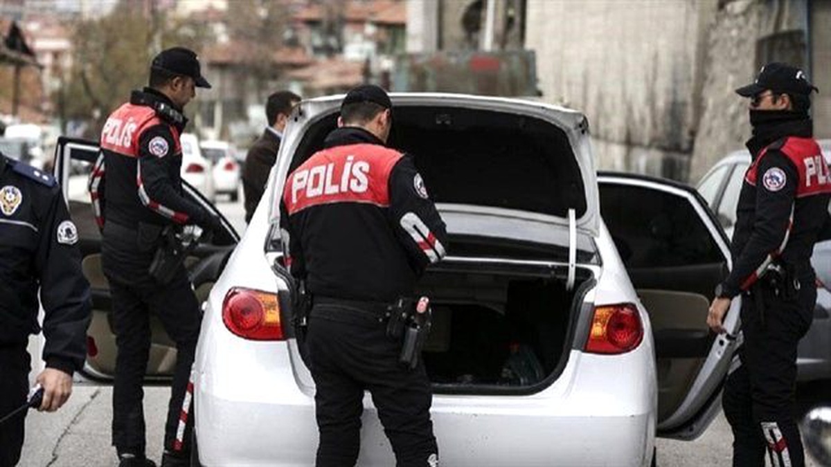 Hırsızlar Bir Günde Üç İlden 3 Otomobili Çaldı