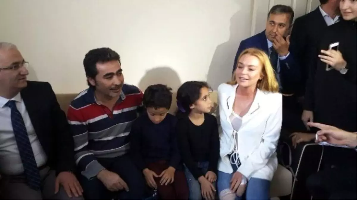 Lindsay Lohan, Suriyeli Aileyi İkinci Kez Ziyaret Etti