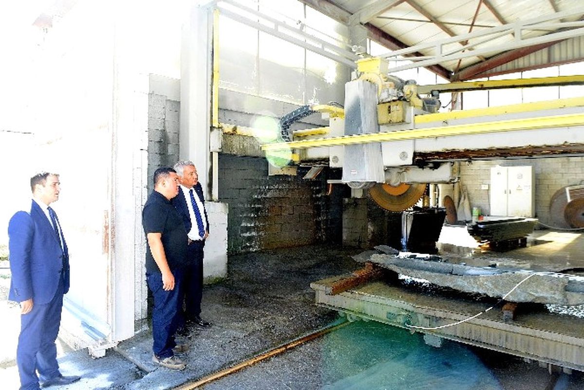 Isparta\'nın Andazit Taşı Sarayları Süslüyor