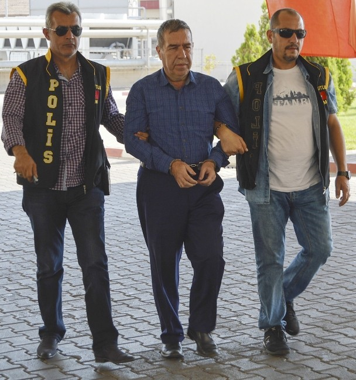 Kapatılan Vakfın Başkanı Gözaltında