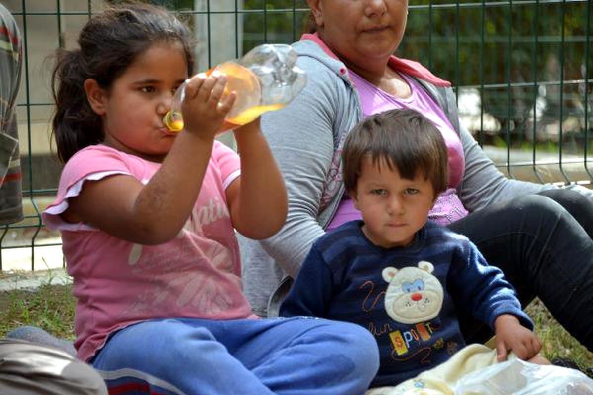 Kirayı Ödeyemeyen Aile, Parka Yaşıyor