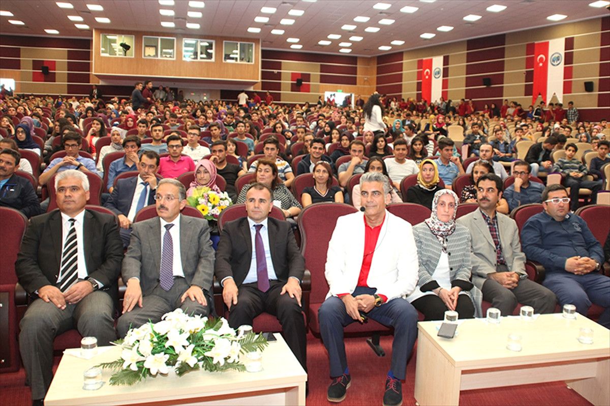 Kmü\'de "Duygu ve Davranışlarımızın Patronu Olmak" Konulu Söyleşi