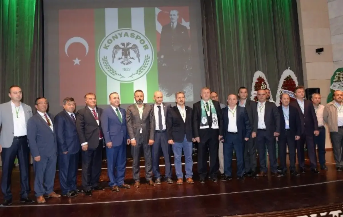 Konyaspor\'da Olağanüstü Genel Kurul Yapıldı