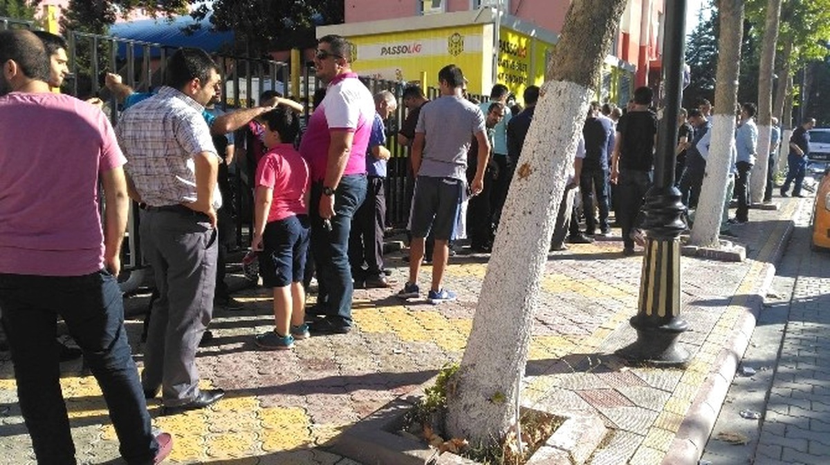 Malatyalı Futbolseverlerin Bilet Sorunu