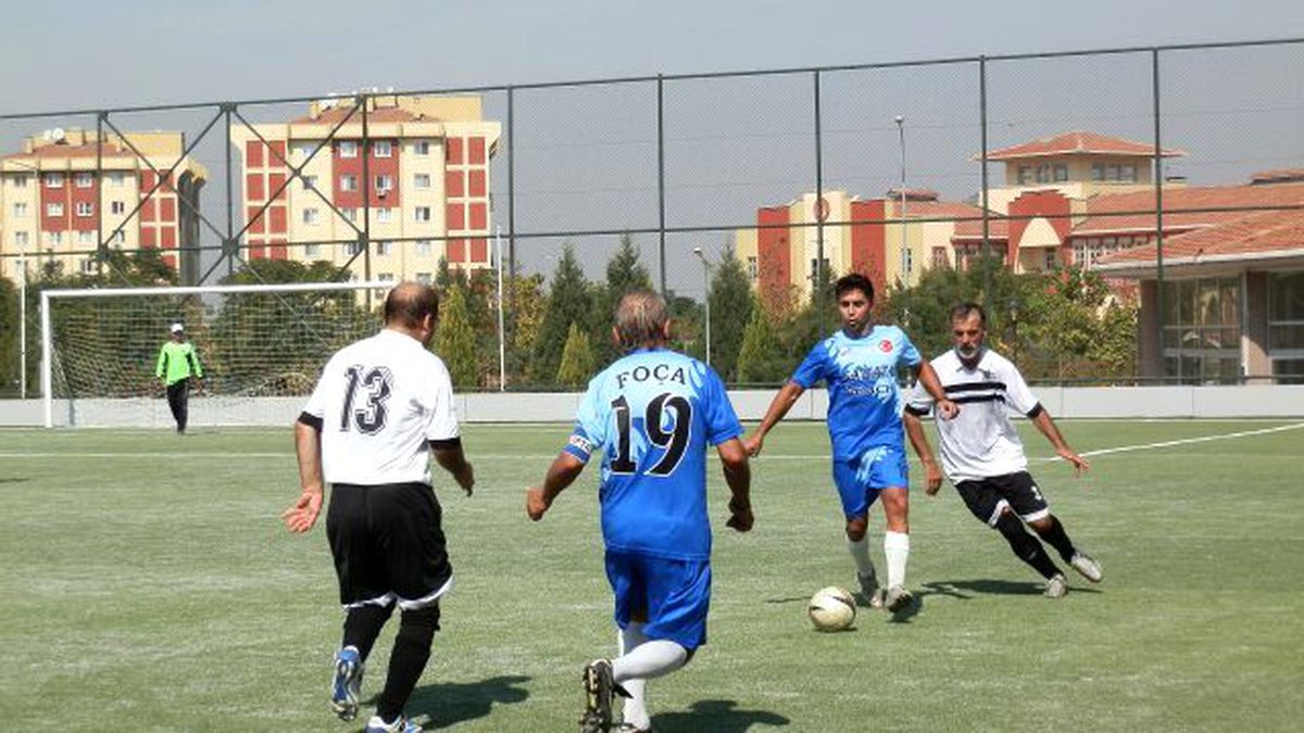 Manisa Tarık Almış Masterler Turnuvasında Şampiyon Foça Masterler
