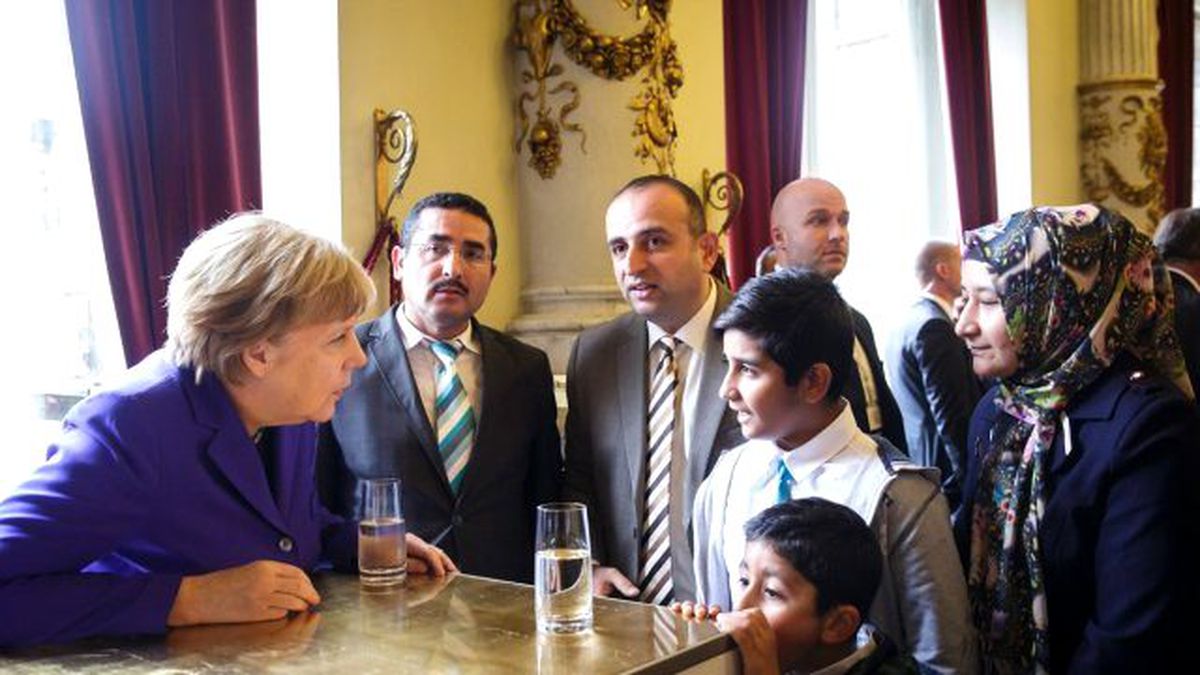 Merkel, Fatih Camii'nin İmamıyla Görüştü