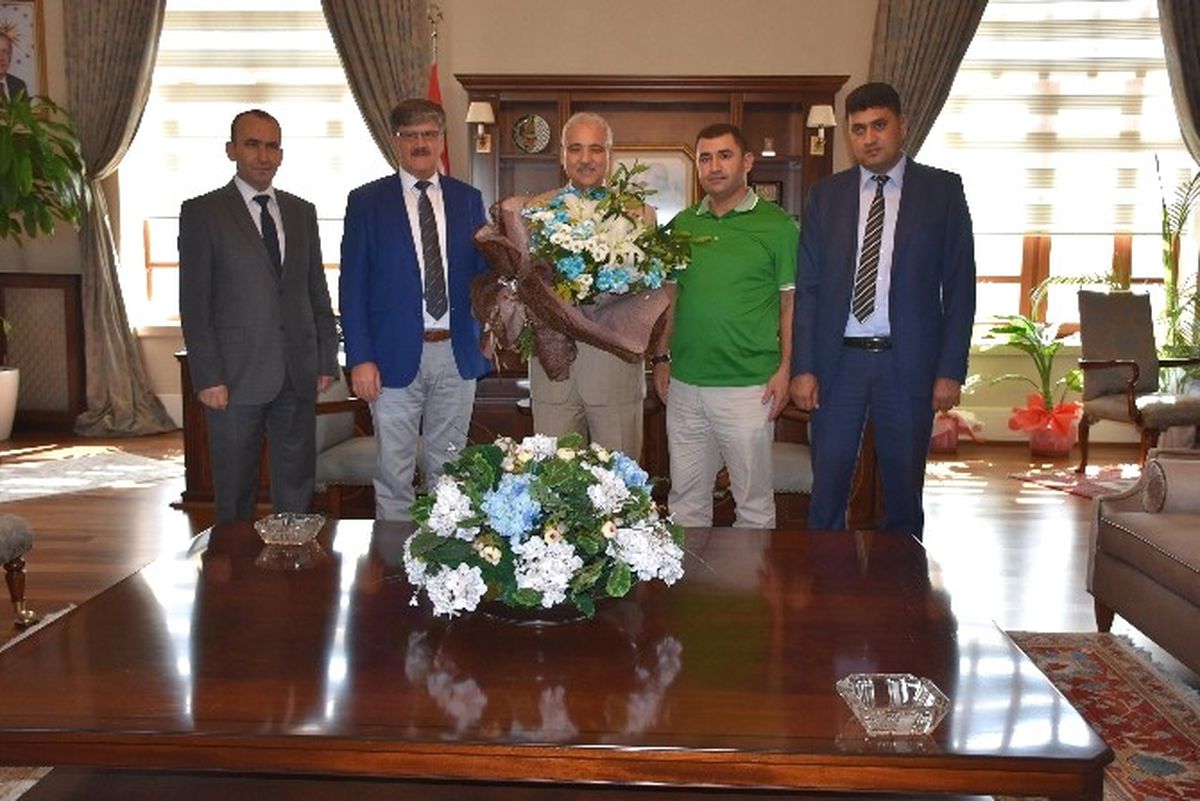 Özel Halk Otobüsleri Kooperatifinden Vali Güvençer\'e Ziyaret