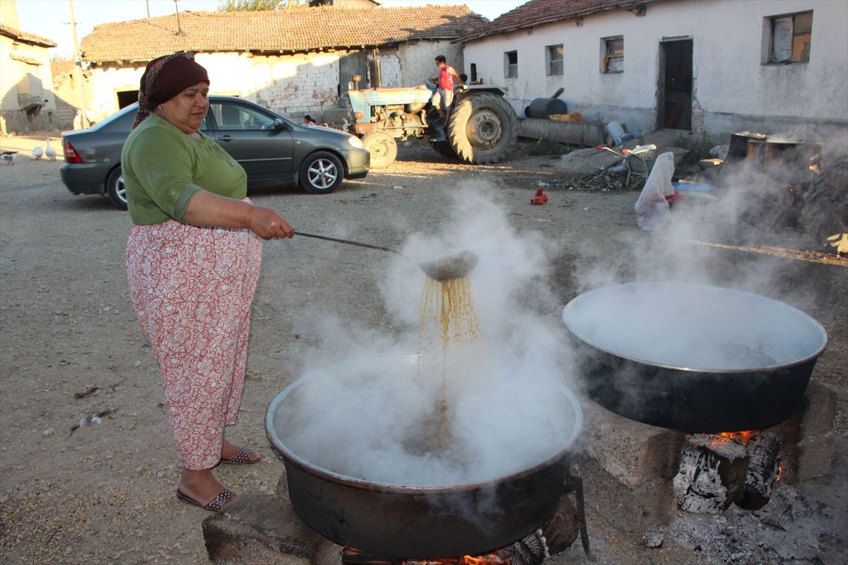Samsun\'da Şeker Pancarı Pekmezi Yapımı