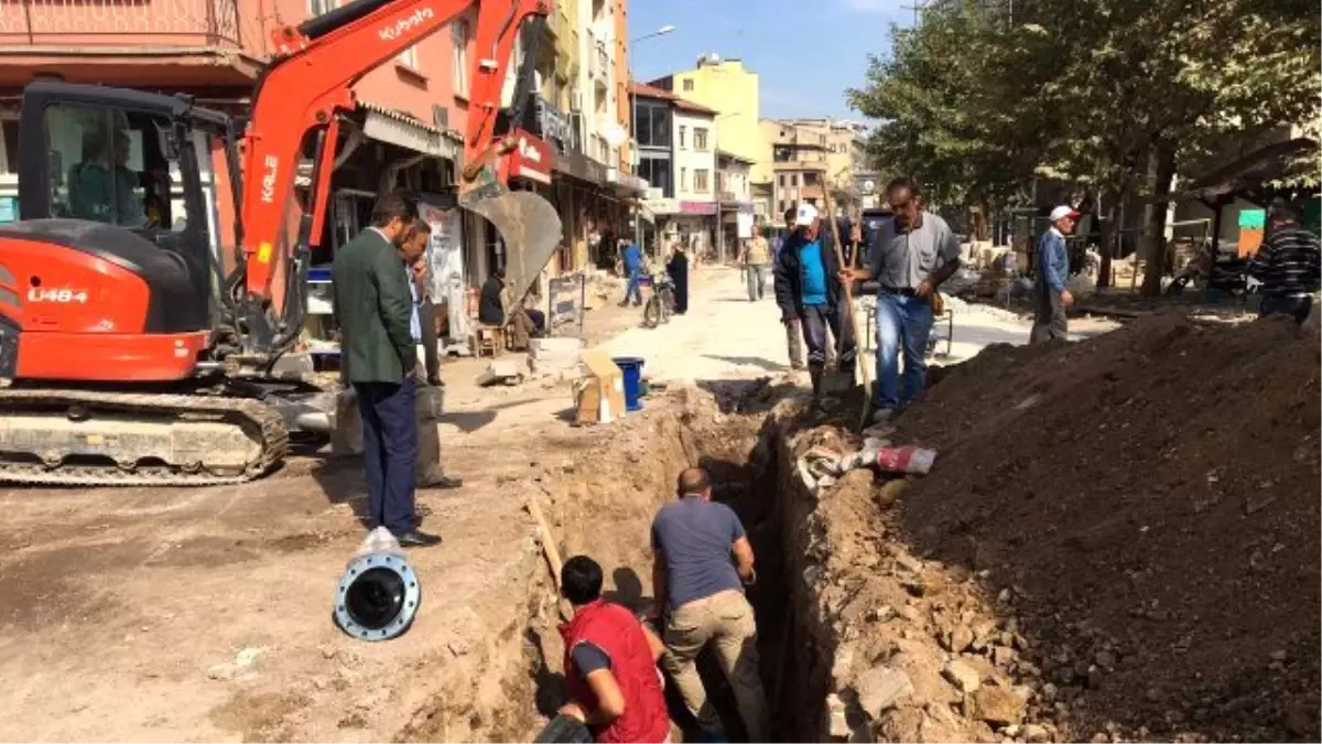 Sındırgı\'ya Hizmet Yağmuru, İlçe Şantiye Alanına Döndü