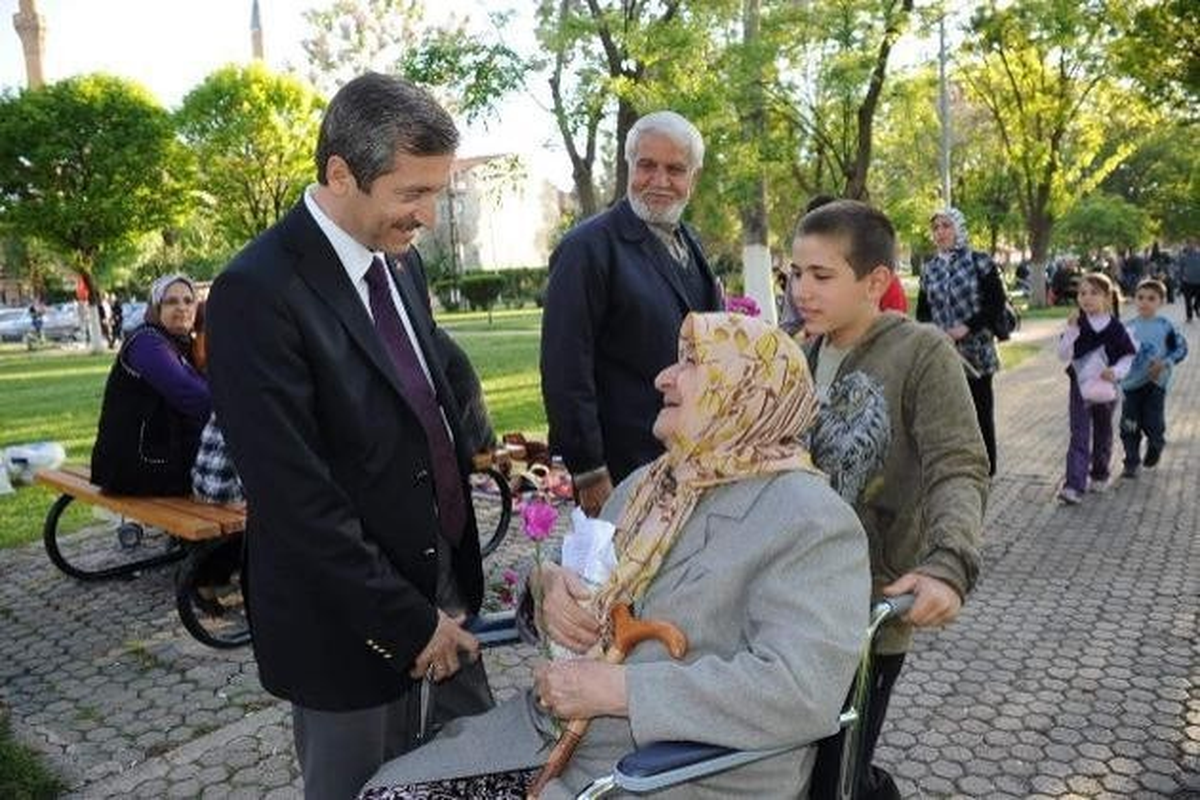 Tahmazoğlu Yaşlılar Gününü Kutladı