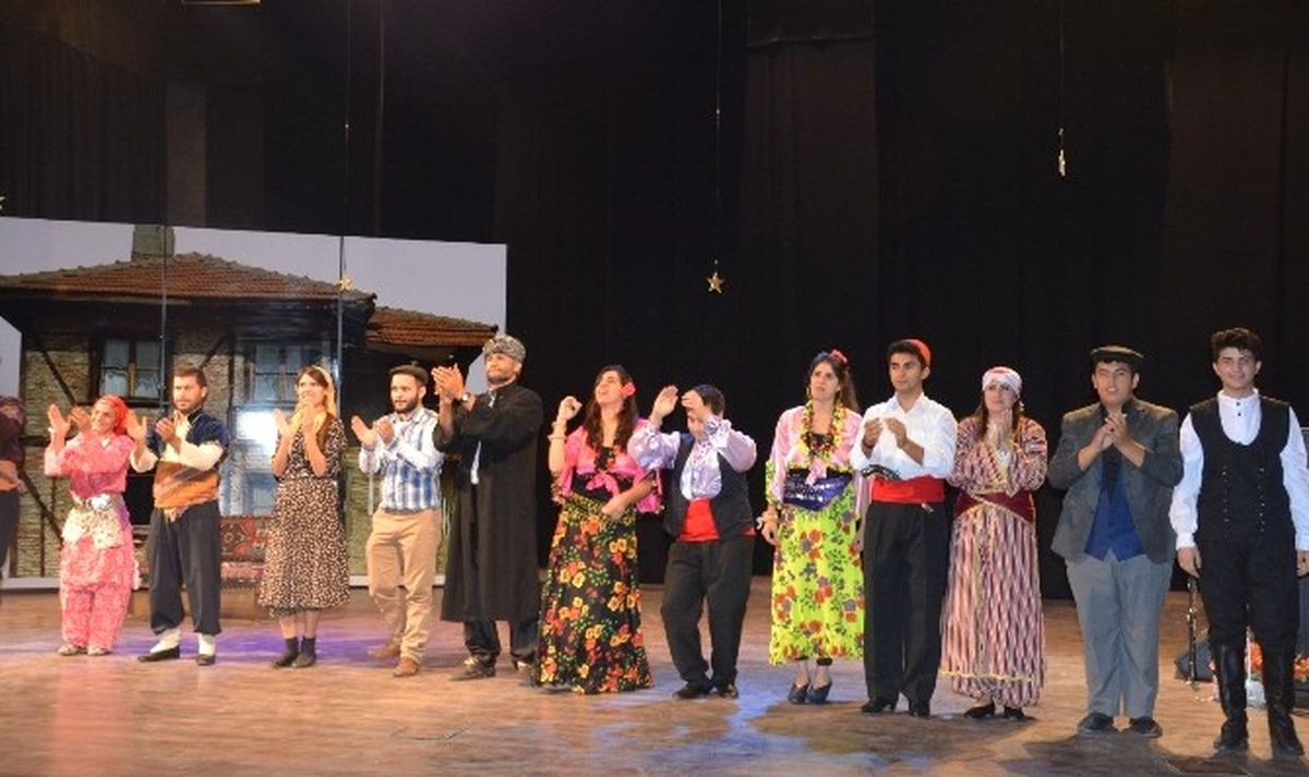 Torbalı\'da Sahne "Adam Olmak" ile Açıldı