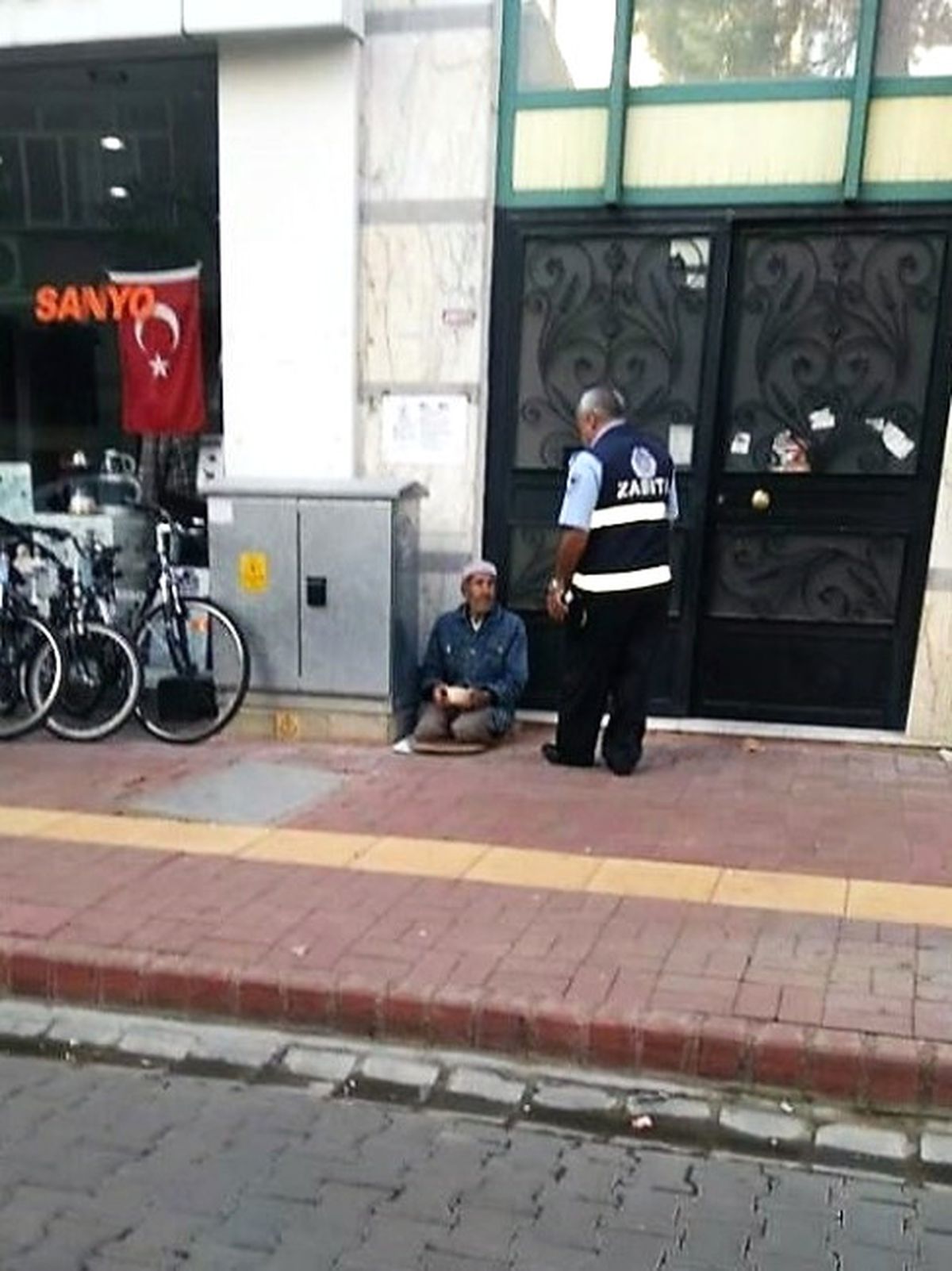Zabıta Dilencilere Göz Açtırmıyor