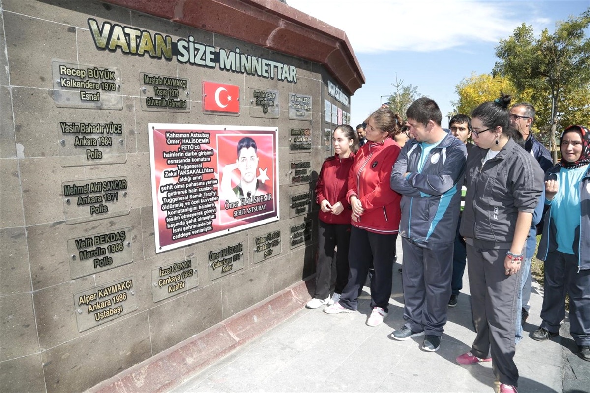 15 Temmuz Şehitleri Anıtı\'na Ziyaret