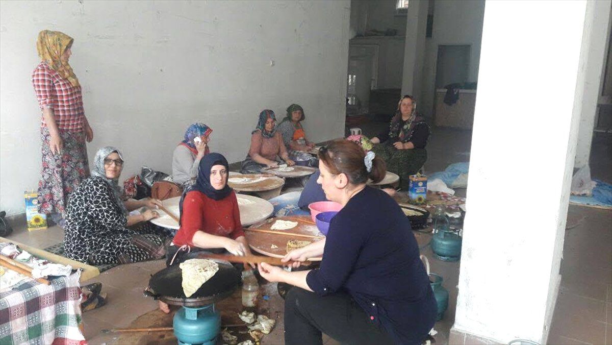 19 Mayıs\'da Demokrasi Şehitleri İçin Kermes Düzenlendi