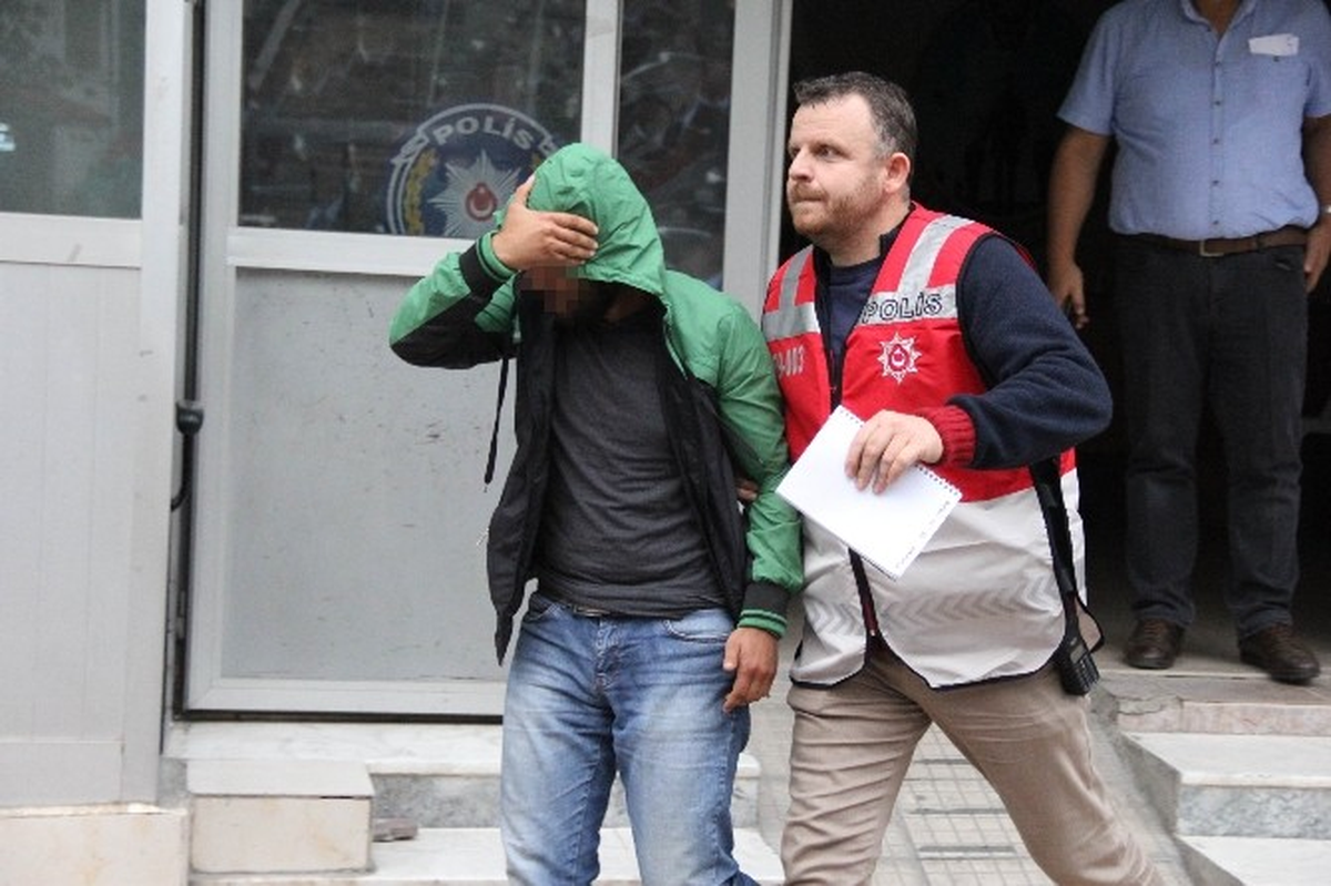 2 Ton İnşaat Demirini İş Makinesi ile Çaldılar