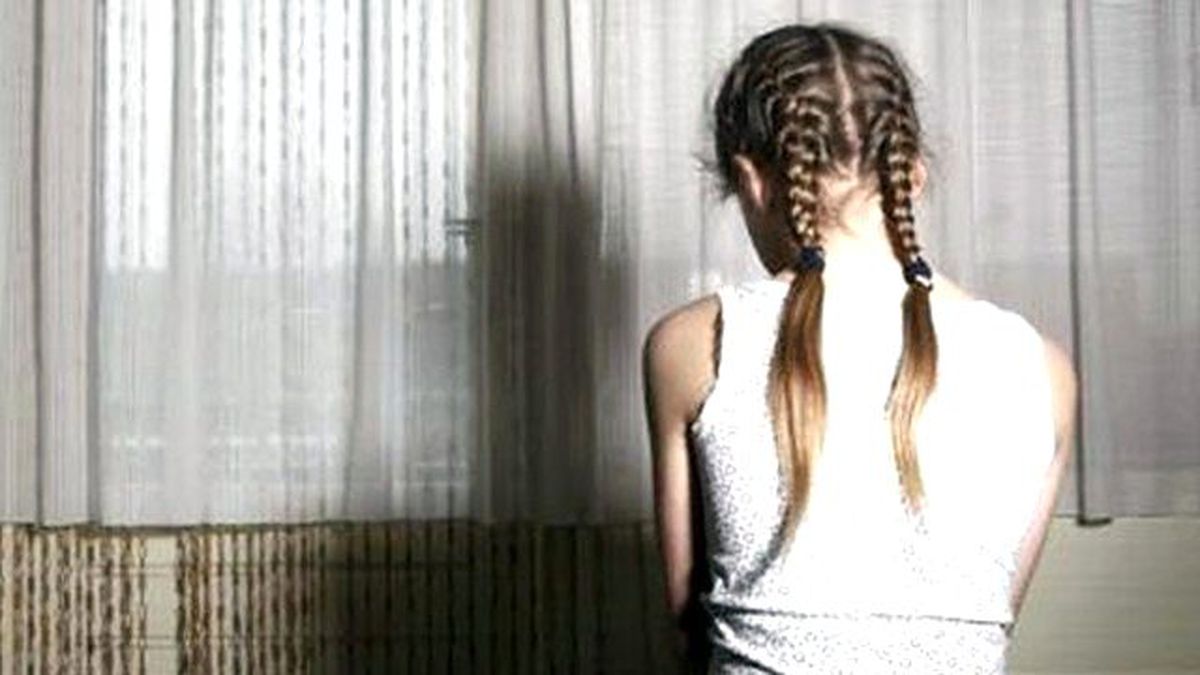 6 Kız Öğrenciye İstismardan Tutuksuz Yargılanan Öğretmen İçin 'Tutuklansın' Talebi