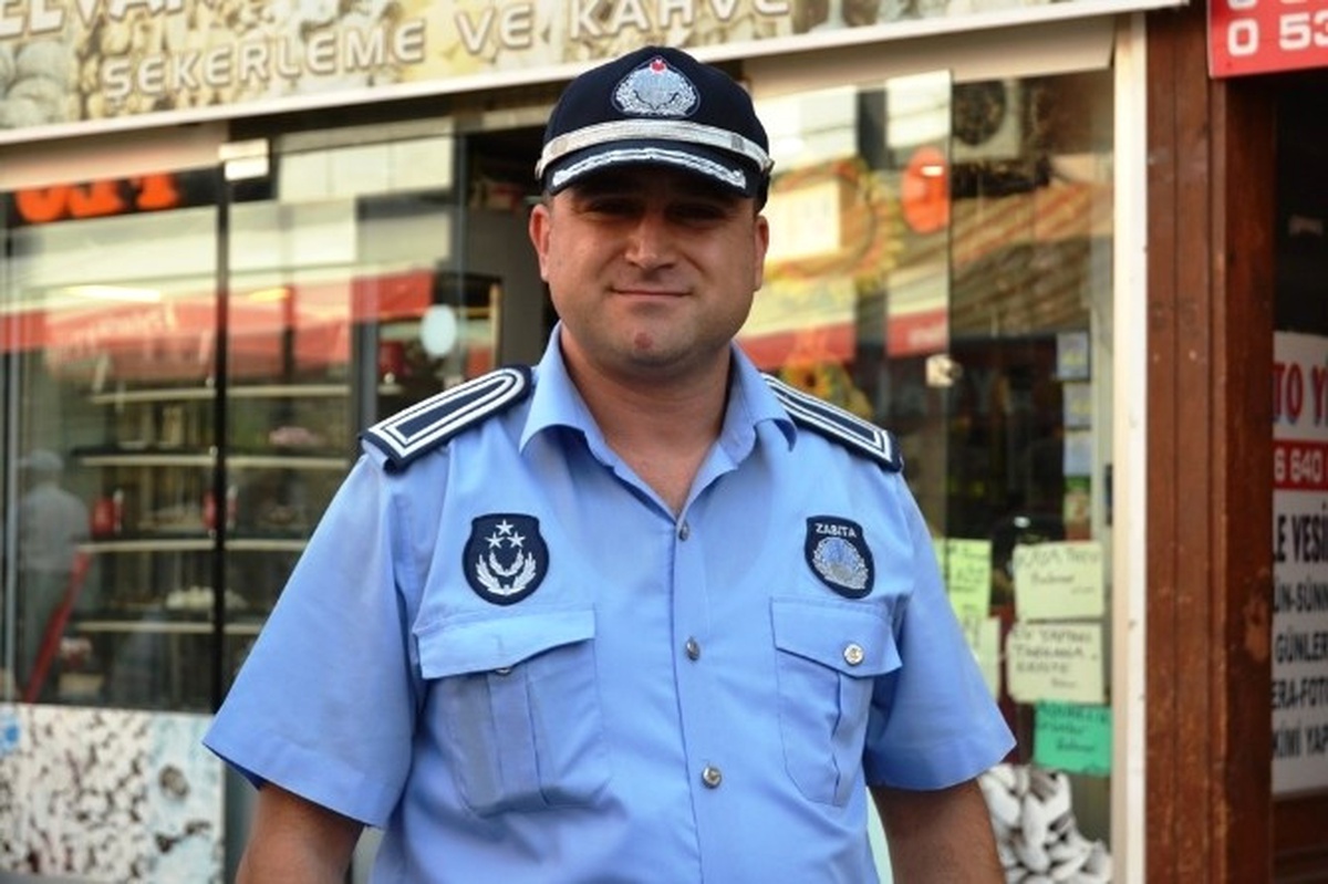 Ayvalık\'ta Trafiğe ve Yaya Kaldırımlarına Park Eden Motosikletlere Af Yok