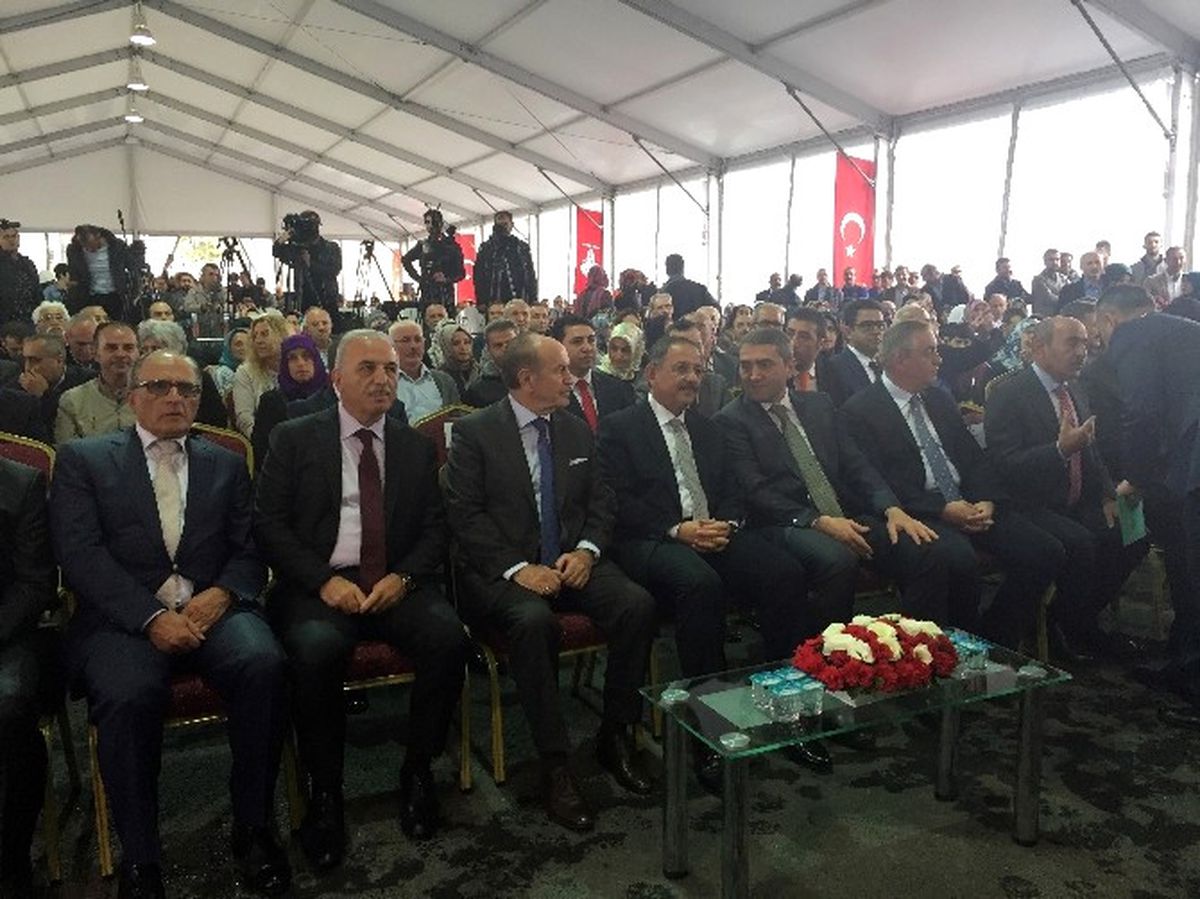 Bakan Özhaseki: "İstanbul\'a Hizmet Etmeyi İbadet Gibi Görüyorum"