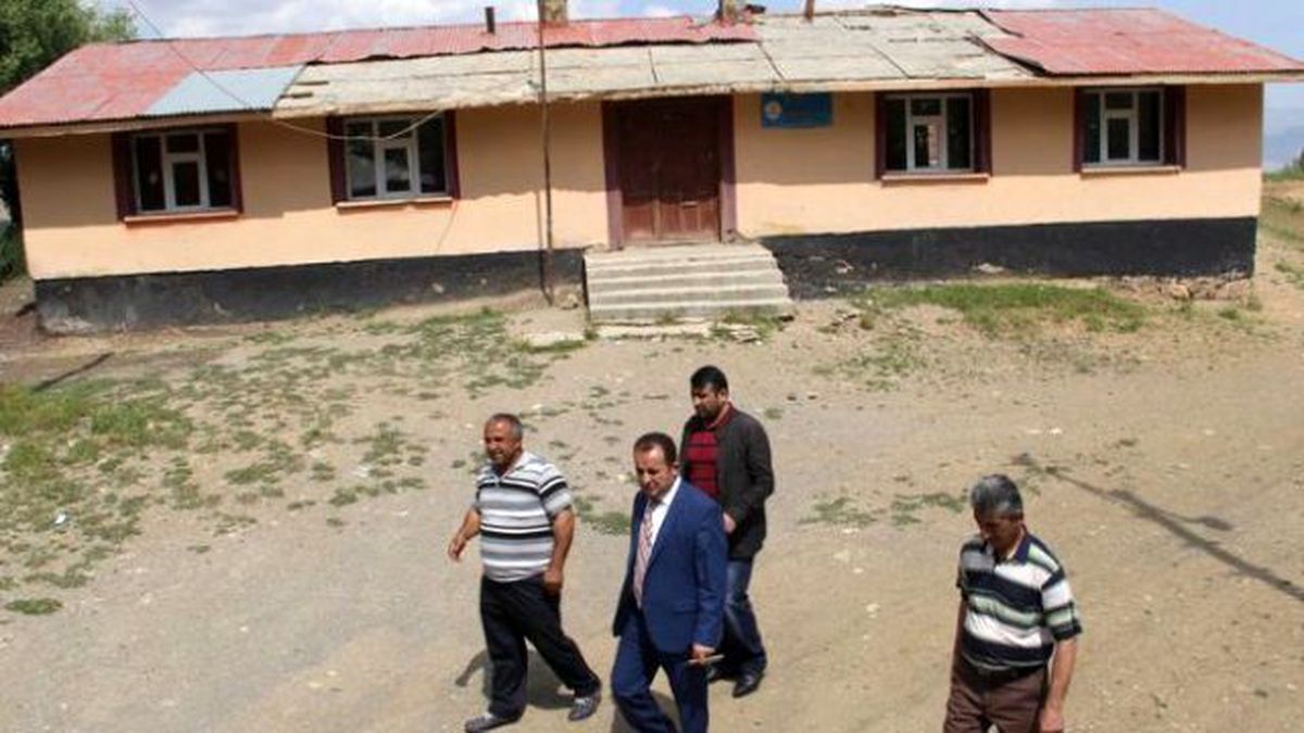 Başkale\'de Okul Ziyaretleri