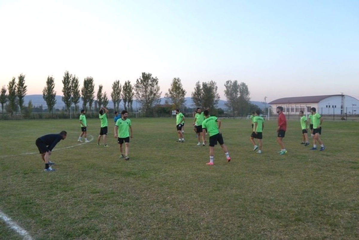 Bigadiç Belediyespor, Küçükköyspor Hazırlıklarına Başladı