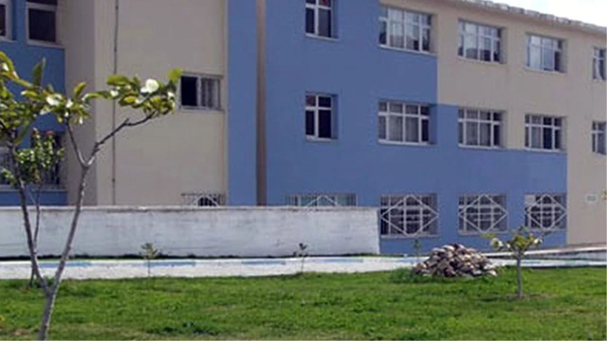 Bitlis\'te Hastaneye Gitmek İçin Yurttan Çıkan 3 Öğrenciden Haber Alınamıyor