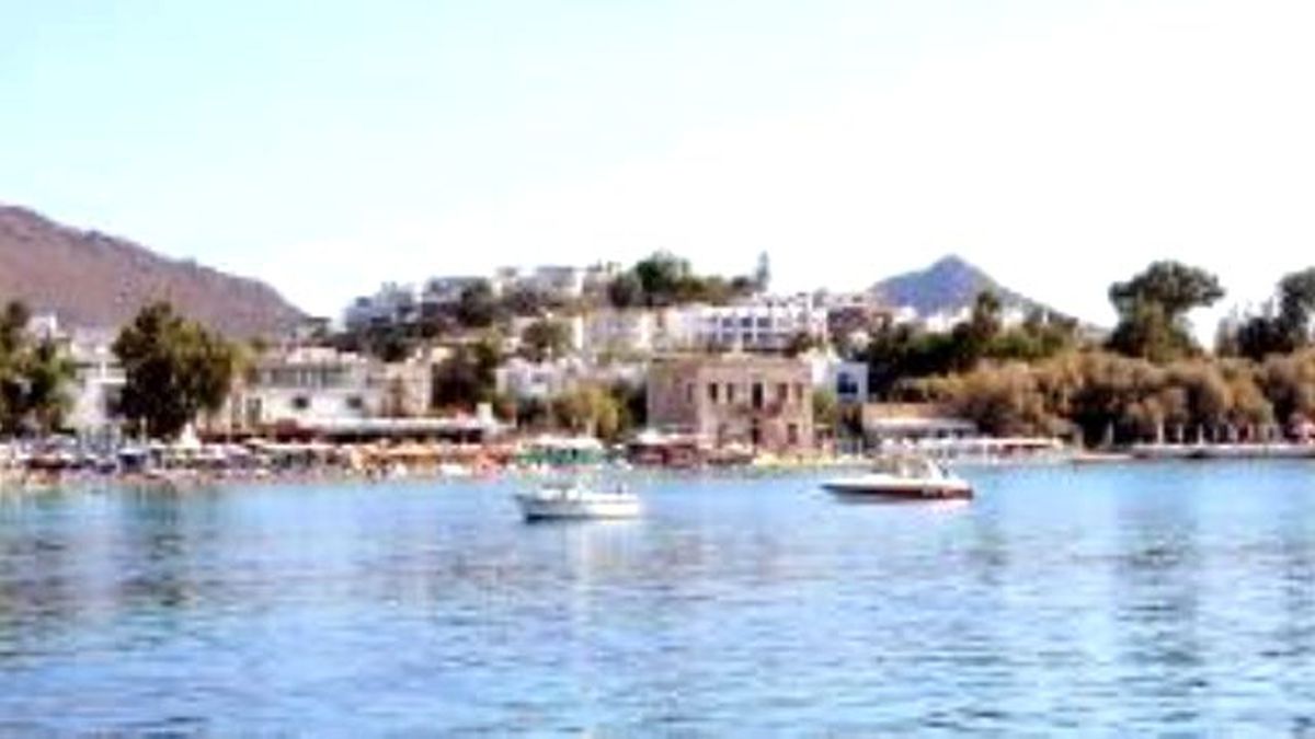 Görüntülü Haber) Bodrum\'da Akyarlar Sahiline \'Tarık Akan\' Adı Verildi