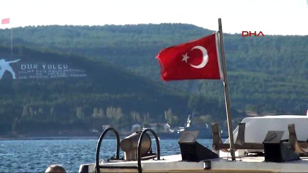 Çanakkale - İki Rus Savaş Gemisi Çanakkale Boğazı\'ndan Geçti