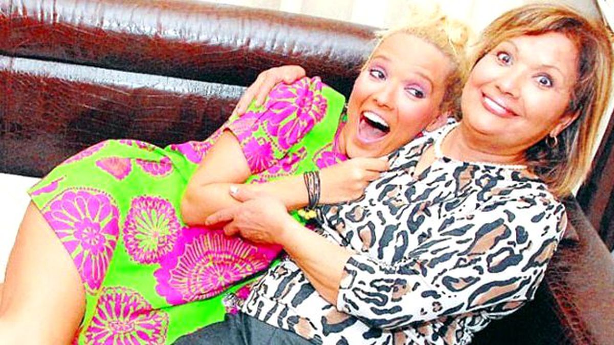 Demet Akalın Baba Özlemini Takipçileriyle Paylaştı