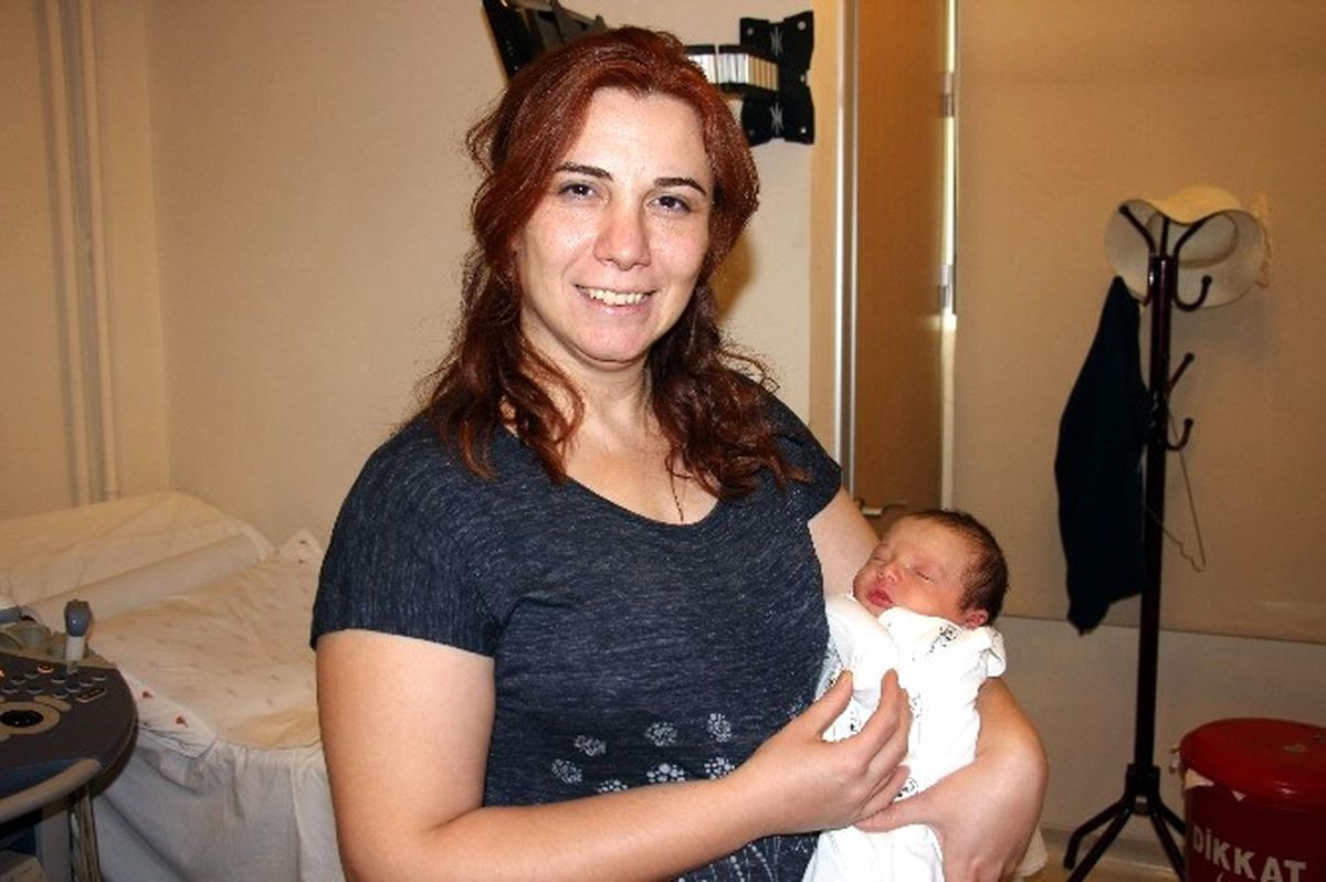 Dr. Pınar Temir 11 Yıllık Bebek Özlemine Çare Oldu