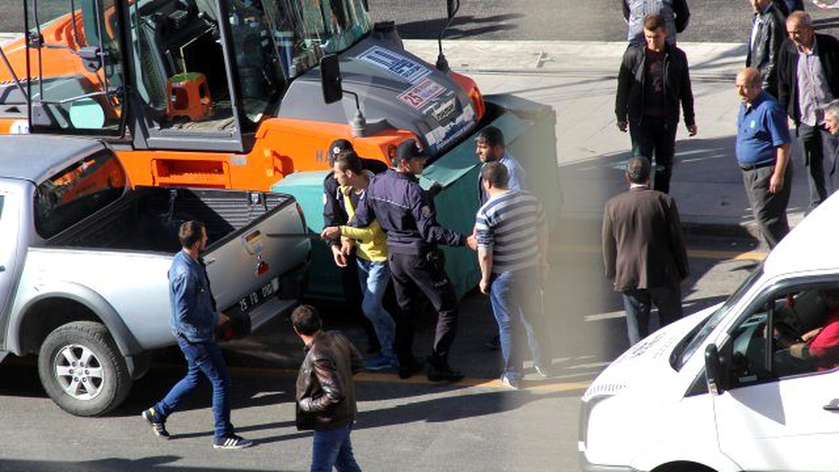 Erzurum\'da İki Grup Arasında Döner Bıçaklı, Kazma, Kürekli Kavga