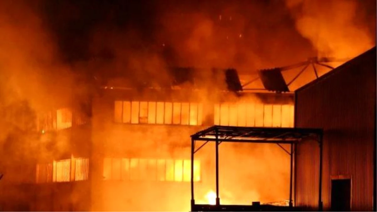 Konya\'da Fabrika Yangını