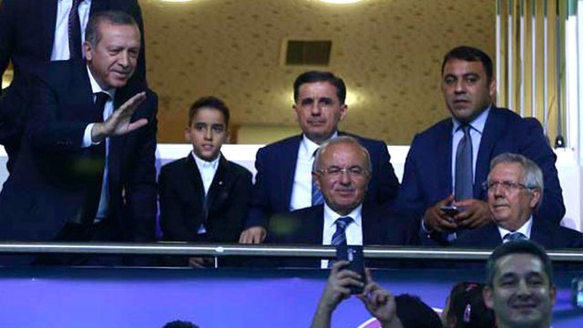 Fenerbahçe-Anadolu Efes Maçını Cumhurbaşkanı ve Aziz Yıldırım Yan Yana İzledi
