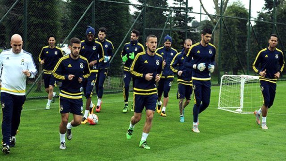 Fenerbahçe Milli Futbolcularından Yoksun Çalıştı