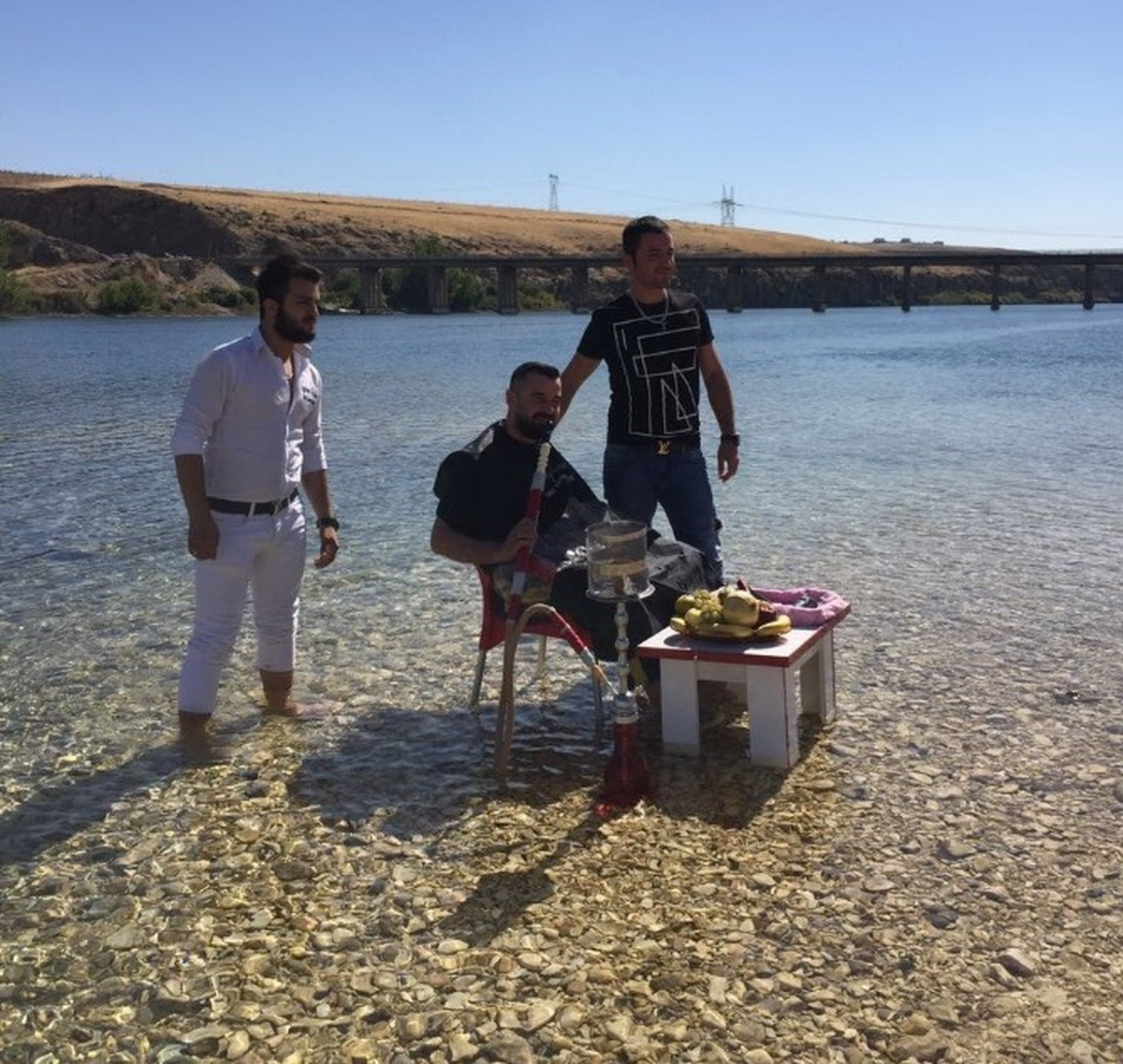 Fırat\'ın Ortasında Damat Tıraşı