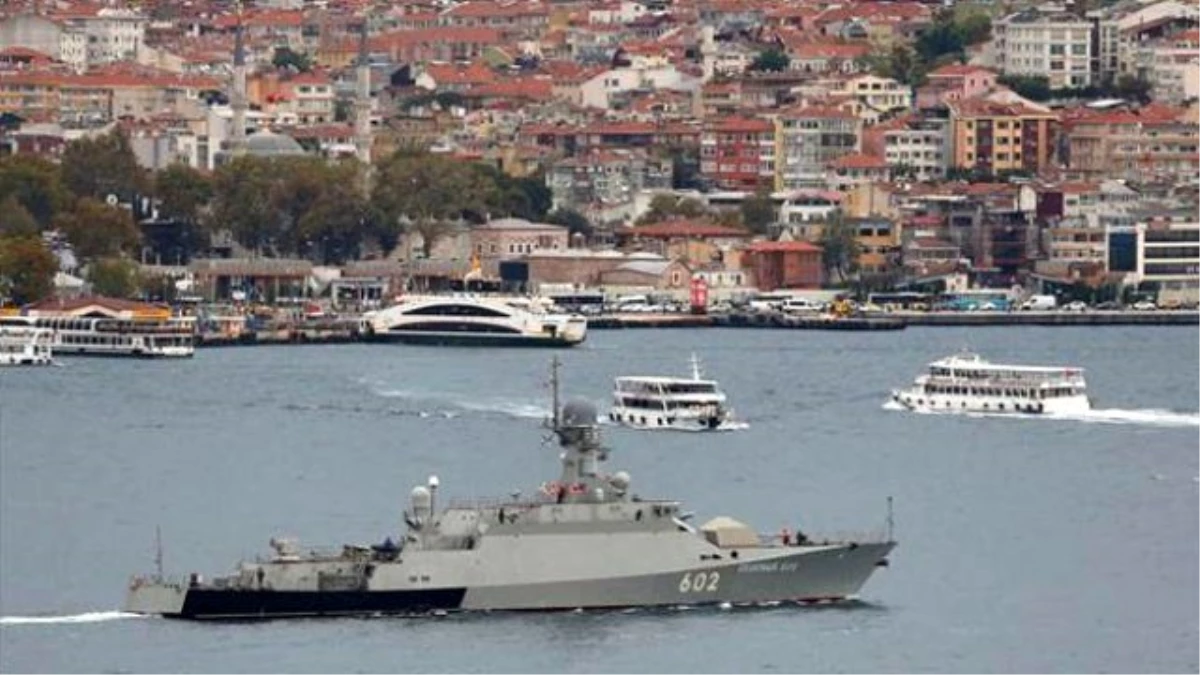 Füze Yüklü Rus Gemileri İstanbul Boğazı\'ndan Geçti