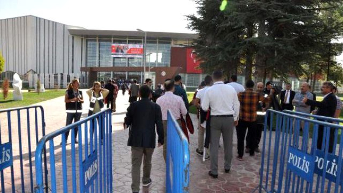 Görüntülü Haber) 2- Gaziantep Üniversitesi\'nin Açılışında Sıkı Güvenlik Önlemi