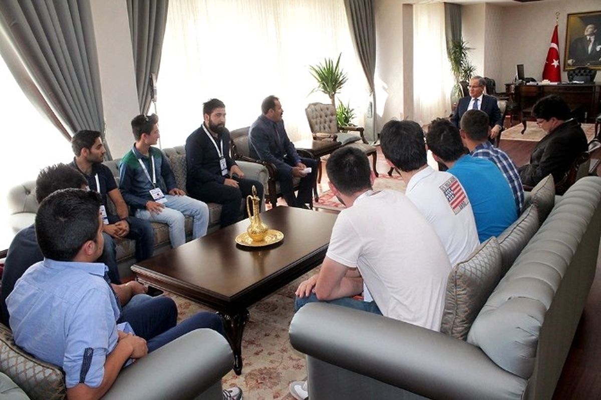 Genç Çiftçi Adaylarından Vali Tapsız\'a Ziyaret