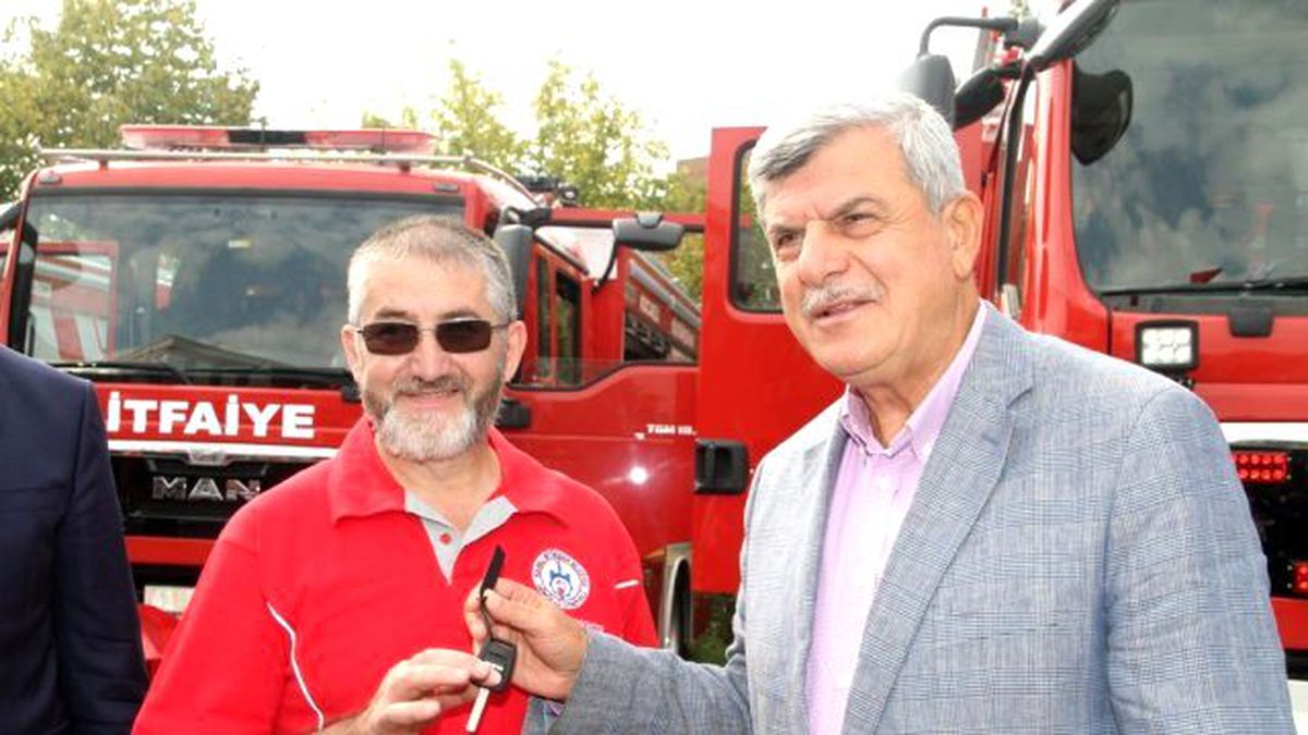Gönüllü itfaiyeciye anlamlı ödül