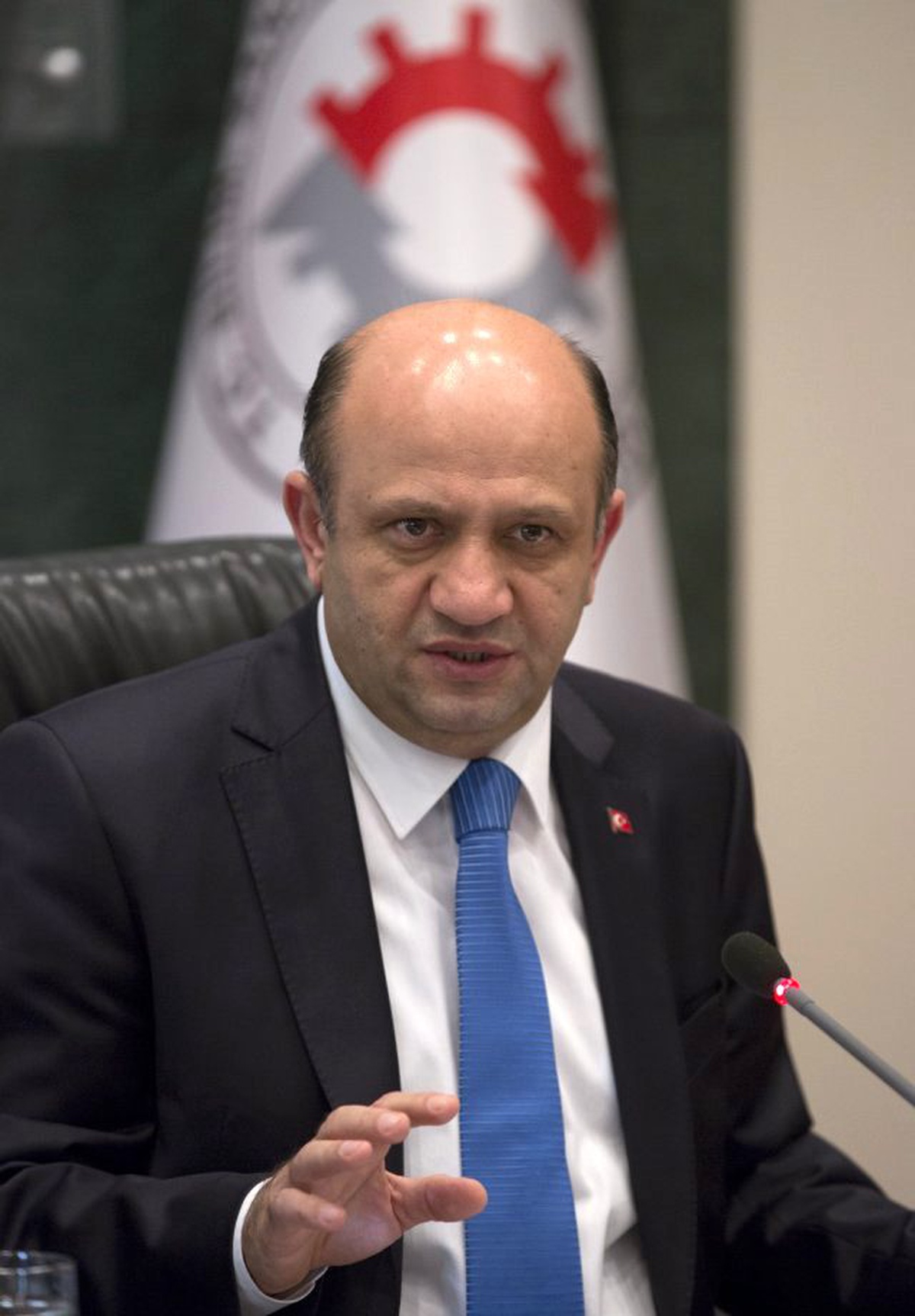 Görüntülü Haber) Bakan Işık: Rakka ve Musul\'a Yönelik 2 Büyük Operasyon Planı Var (4)