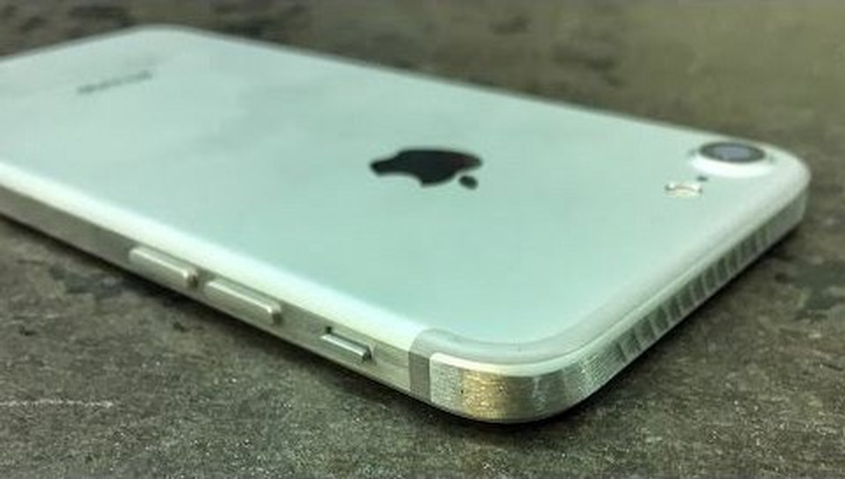 İphone 7\'sini "Tıraş" Etti!