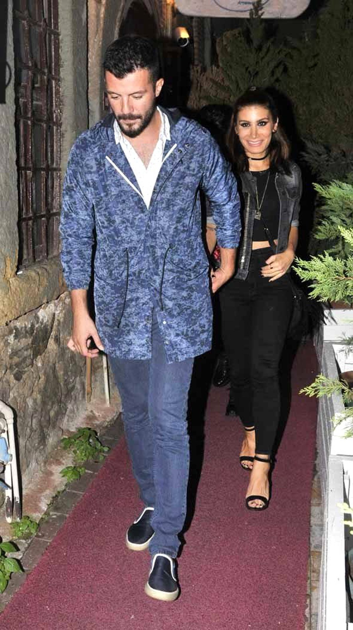 İrem Derici Evlilik Teklifi İddialarını Yanıtladı: Tatil Yaptık, Geldik