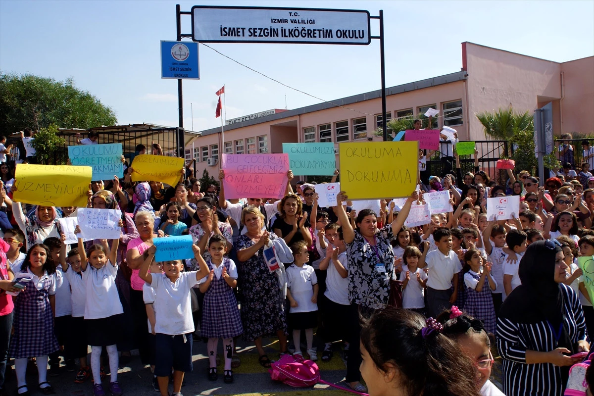 İzmir\'de 2 Okulun Binalarının Değiştirilmesi İddiası