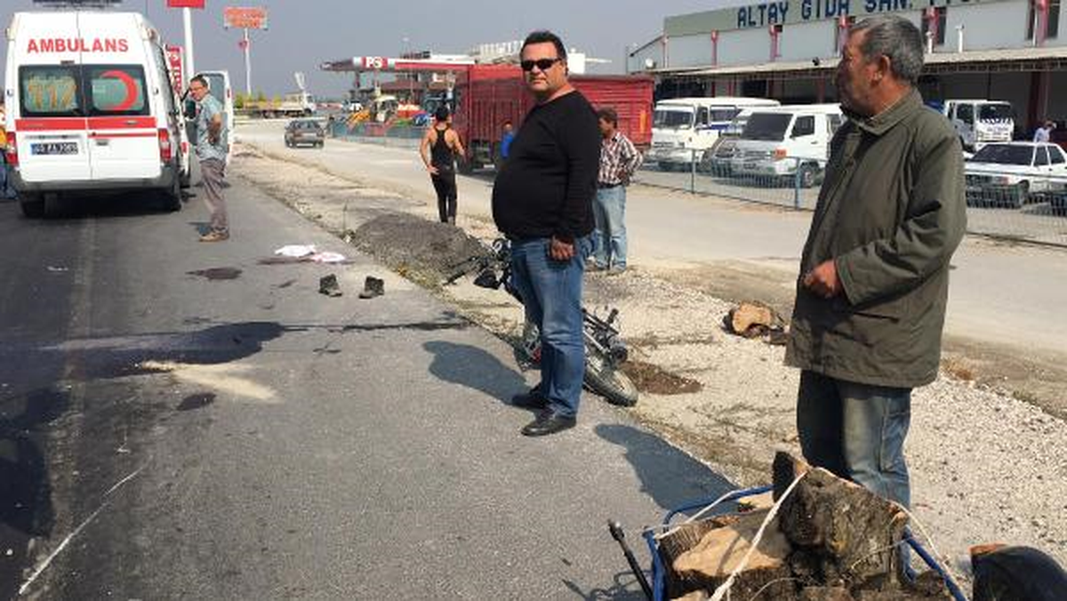 Kavşakta Minibüsün Çarptığı Motosikletli Öldü