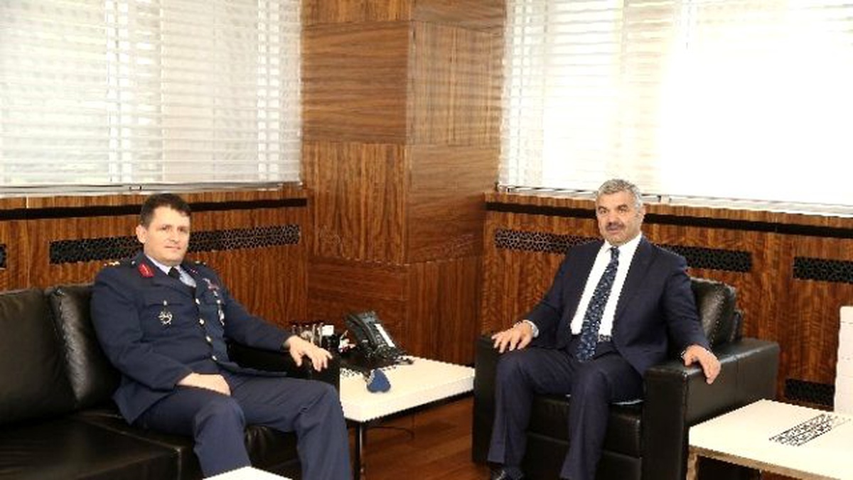 Üs Komutanı Aygün\'den Çelik\'e Ziyaret
