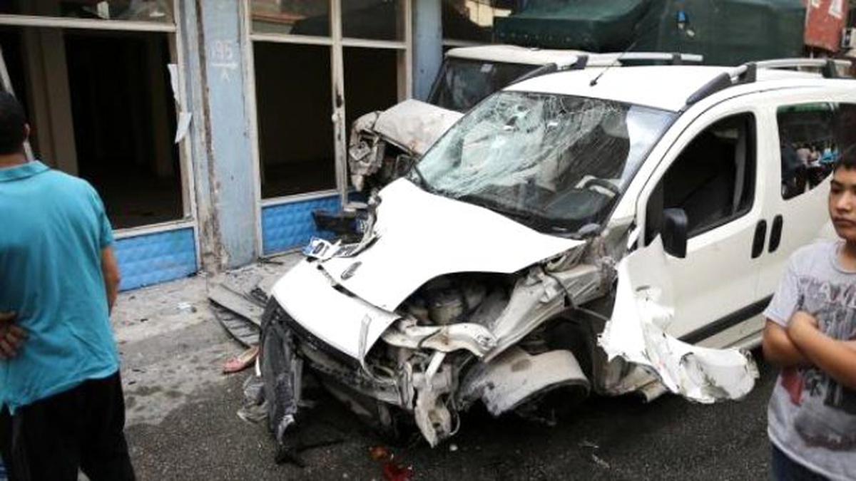 Kontrolden Çıkan Aracın Yayalara Çarpması